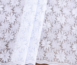 LA-0418U Клеенка ажурная "FELICITA" 1.37x20 п.м.